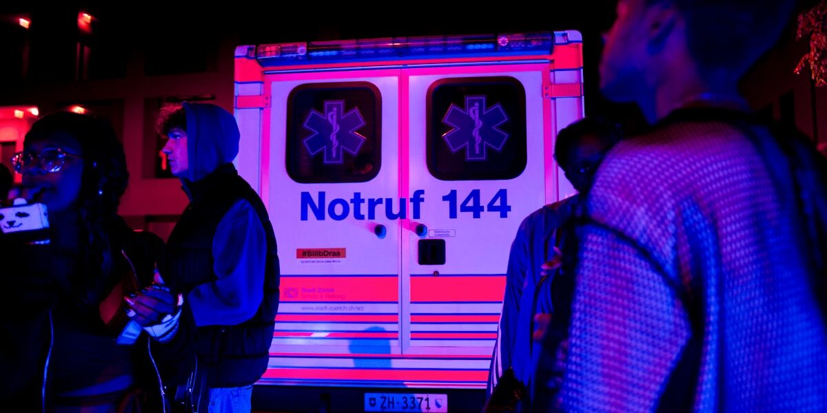 Τρένο συγκρούστηκε με φορτηγό στο Αμβούργο – Ένας νεκρός και 13 τραυματίες Τρένο συγκρούστηκε με φορτηγό στο Αμβούργο – Ένας νεκρός και 13 τραυματίες