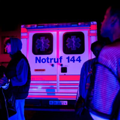 Απίστευτο: 38χρονος που κοιμόταν στις γραμμές παρασύρθηκε από τρένο και επέζησε Απίστευτο: 38χρονος που κοιμόταν στις γραμμές παρασύρθηκε από τρένο και επέζησε