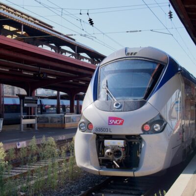 Alstom: Μεγάλη εταιρεία κατασκευής τρένων κλείνει εργοστάσιο στη Γερμανία