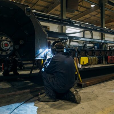 Έλλειψη εξειδικευμένου εργατικού δυναμικού: Ποιοι τομείς ψάχνουν προσωπικό;