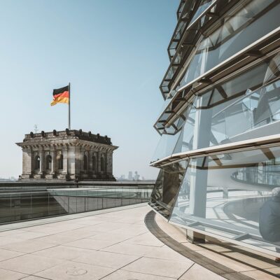 Γερμανία: Οι υποψήφιοι για την καγκελαρία απαντούν σε ερωτήσεις πολιτών