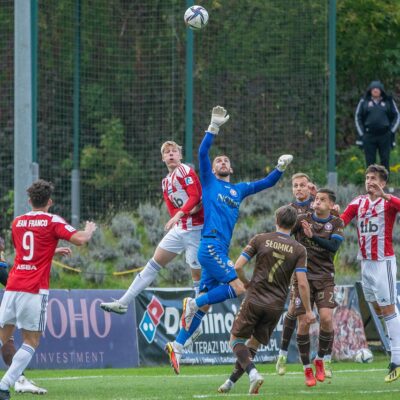 Οι διαιτητές θα ανακοινώνουν τις αποφάσεις του VAR στους φιλάθλους μέσω μεγαφώνων