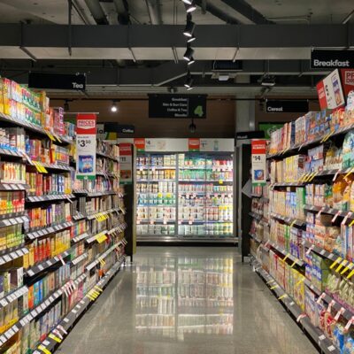 Γιατί τα γερμανικά σούπερ μάρκετ θωρακίζουν τον καφέ πίσω από Plexiglas;